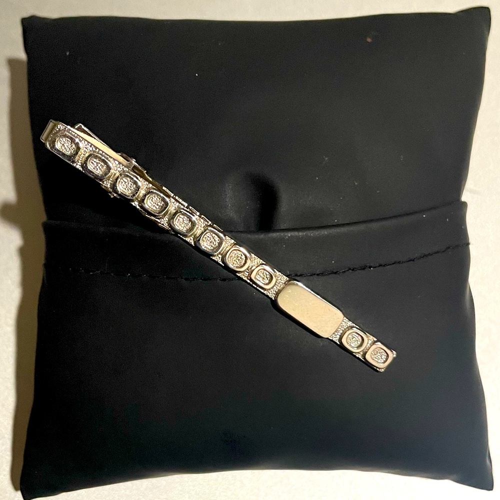 Anson Tie clip with Circle Design